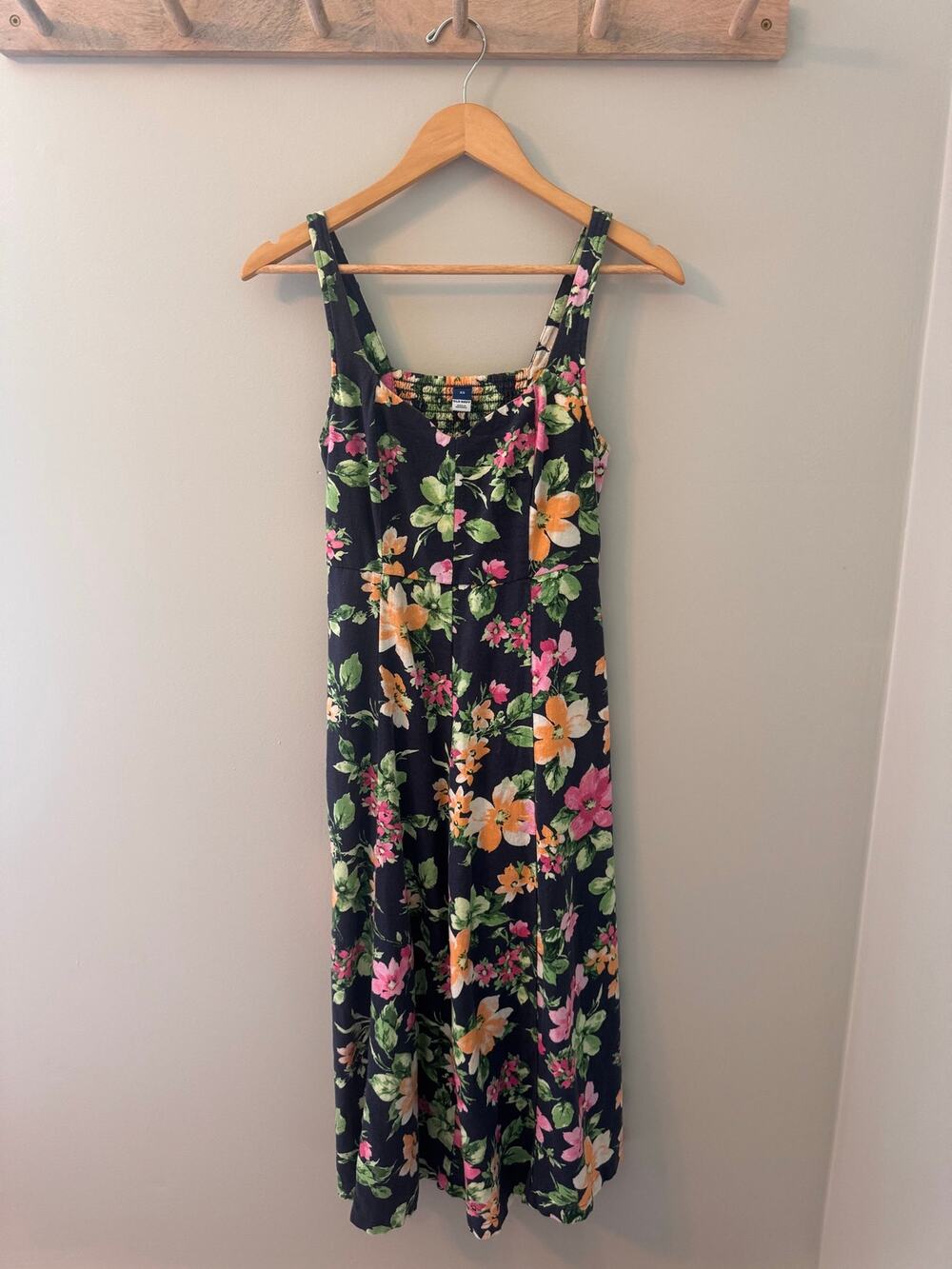 Old Navy Linen Blend Floral Sundress XS Navy Smocked Fit & Flare Summer Dress